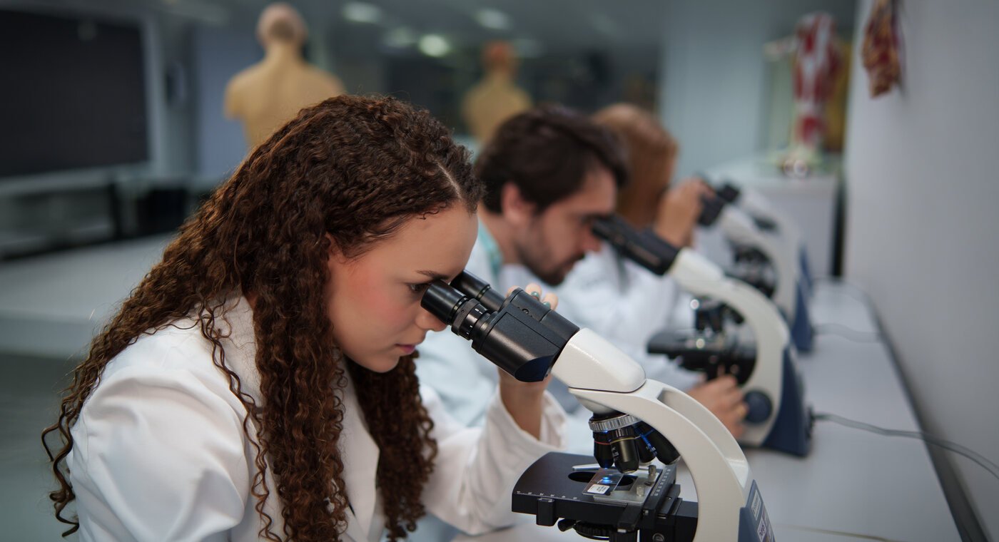 Laboratórios de ciência e prática